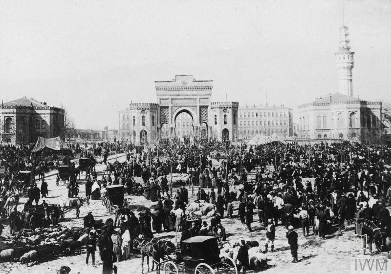 Beyazıt Square’nda Pazar Yeri