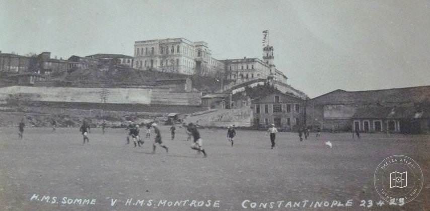 İngiliz Askerlerinin İşgal Yıllarında Futbol Maçı