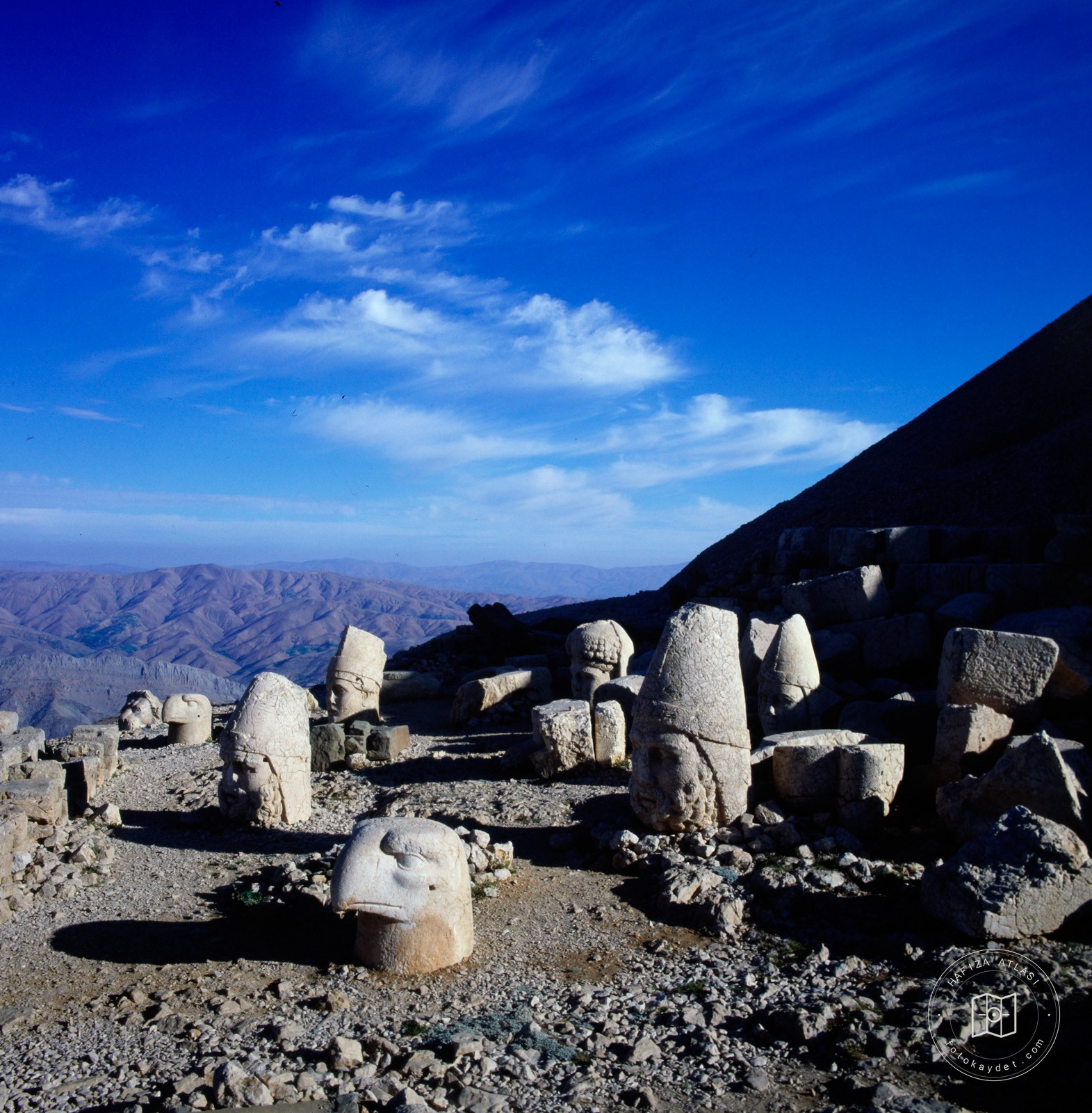 Nemrut Dağı Batı Terası Heykelleri
