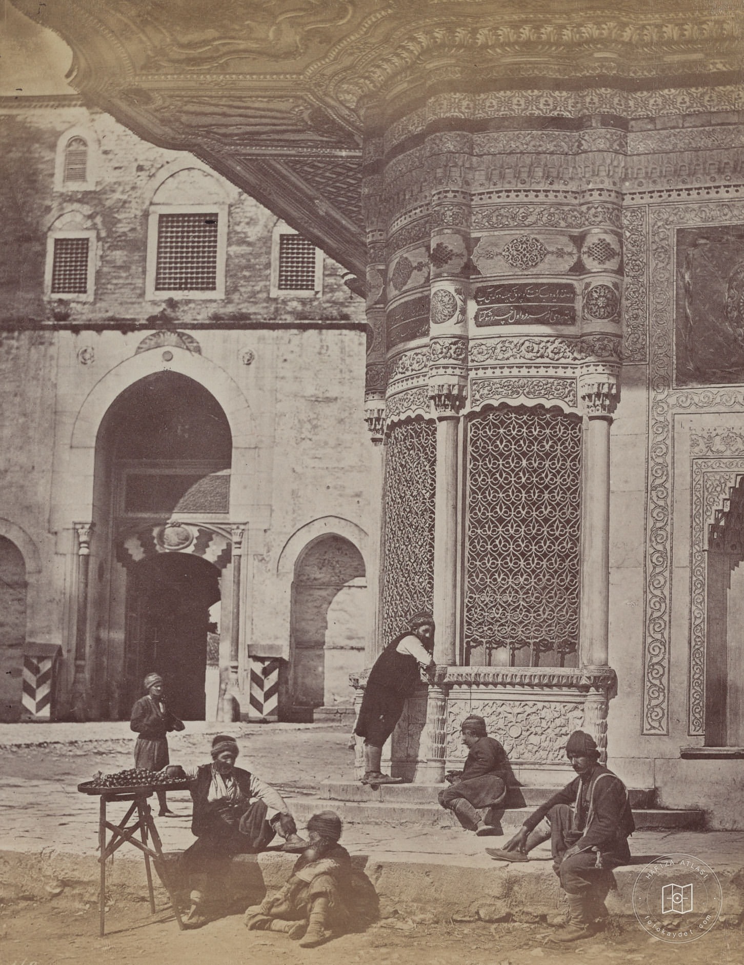 III. Ahmet Çeşmesi ve Topkapı Sarayı Girişi