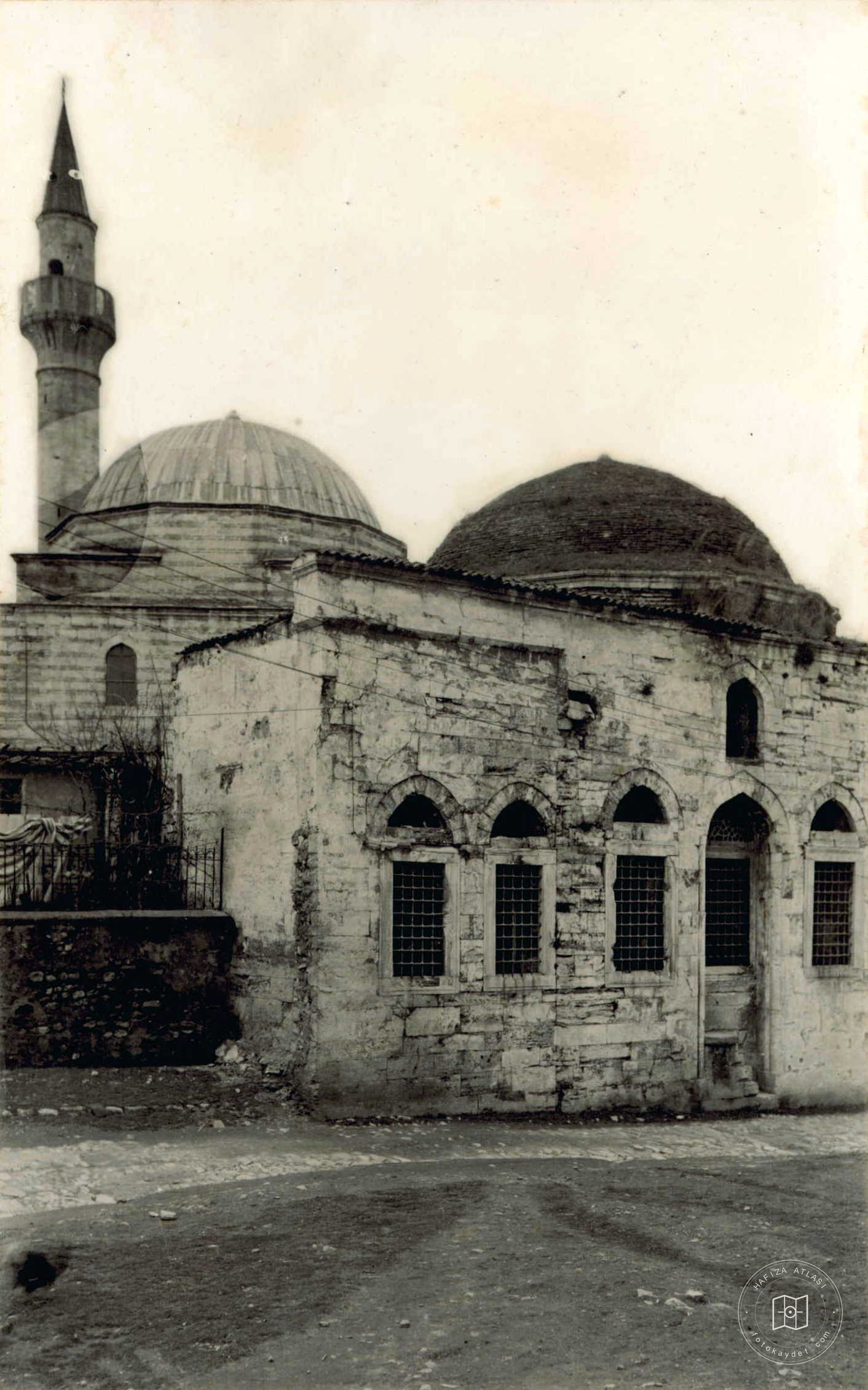 Aşık Paşazade Türbesi ve Aşık Paşa Camii