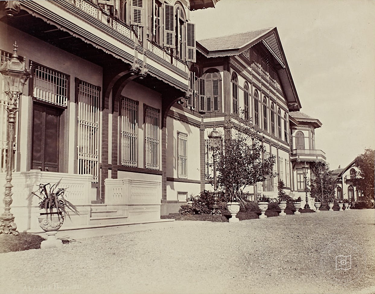 Yıldız Shawle's Harice Appearance and Salons