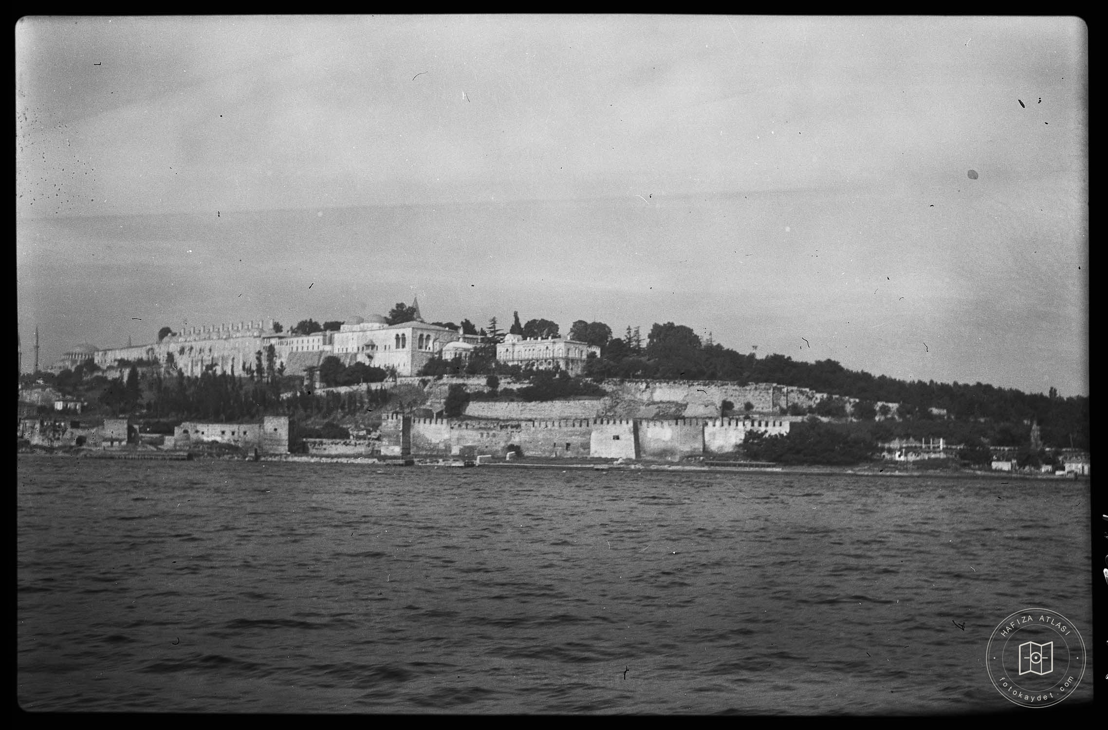 Topkapı Sarayı and Surlar from the sea