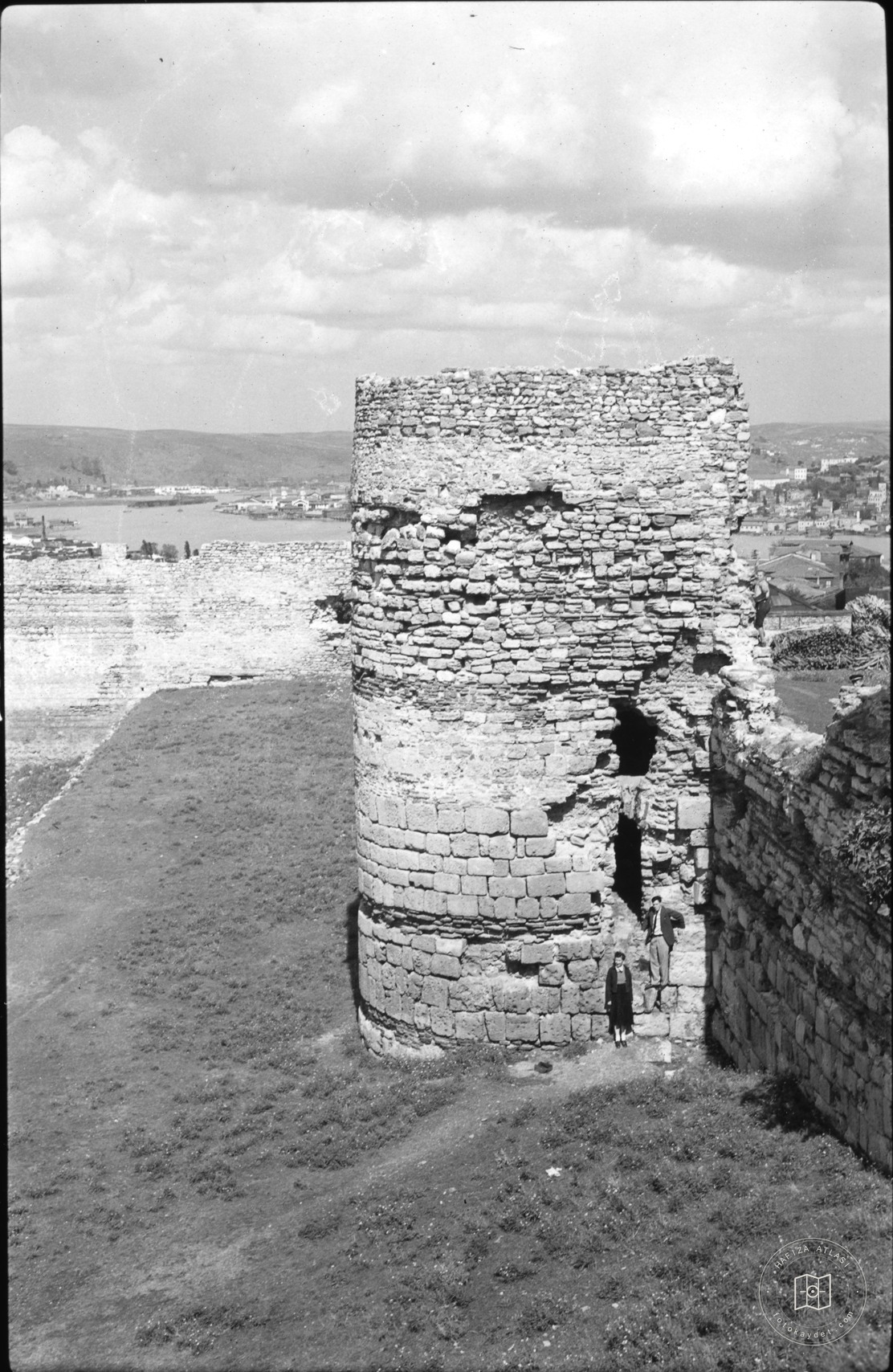 Tekfur Palace’ndan T98 Tower’ne Bakış