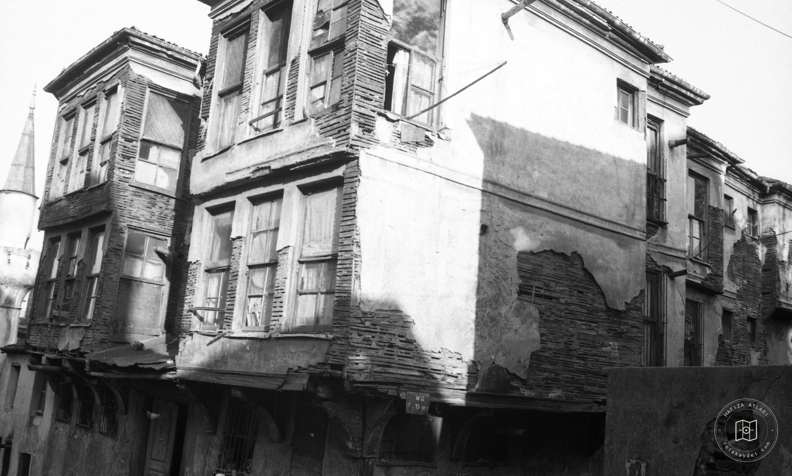 Vefa Yellow Beyazıt Avenue