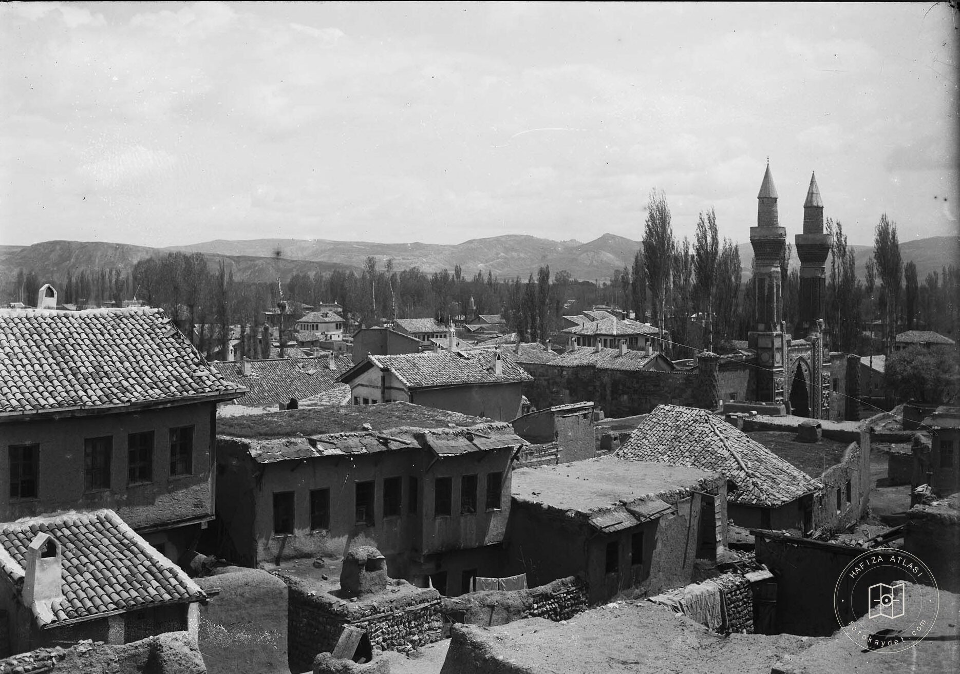 Sivas Castle, Gök Medrese and Environment