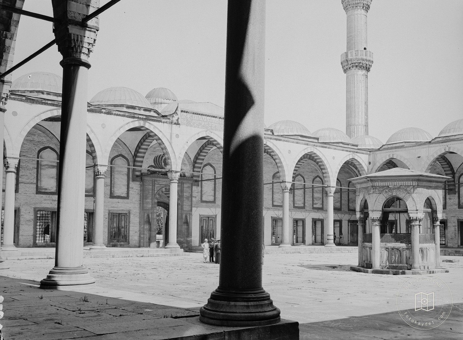 Sultan Ahmet Mosque Avlusu and Şadurvan