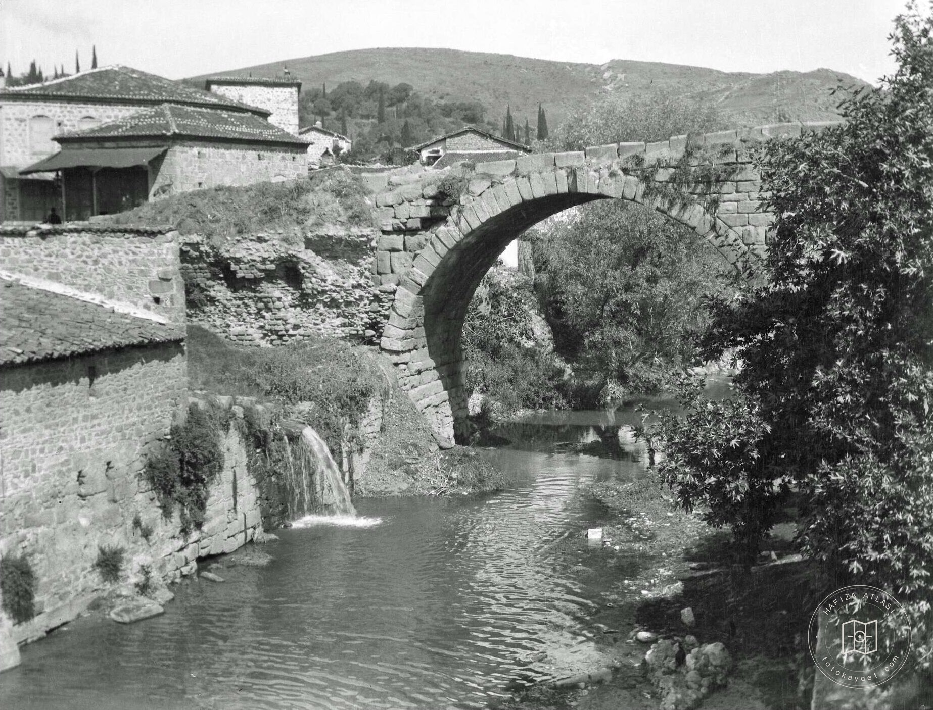 Pergamon Üç Kemer Köprüsü