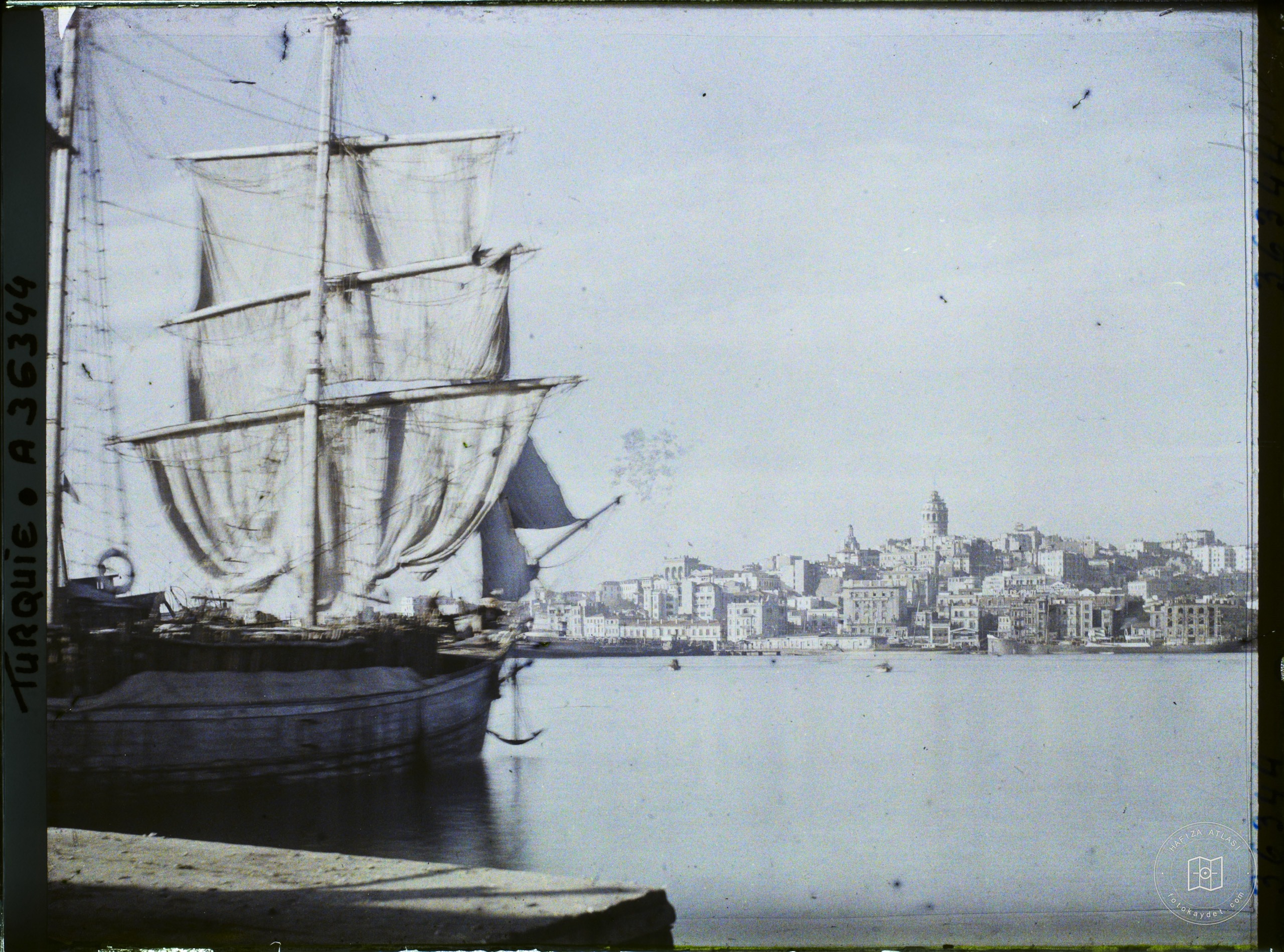Sirkeci Harbour’ndan Galata’ya Bakış