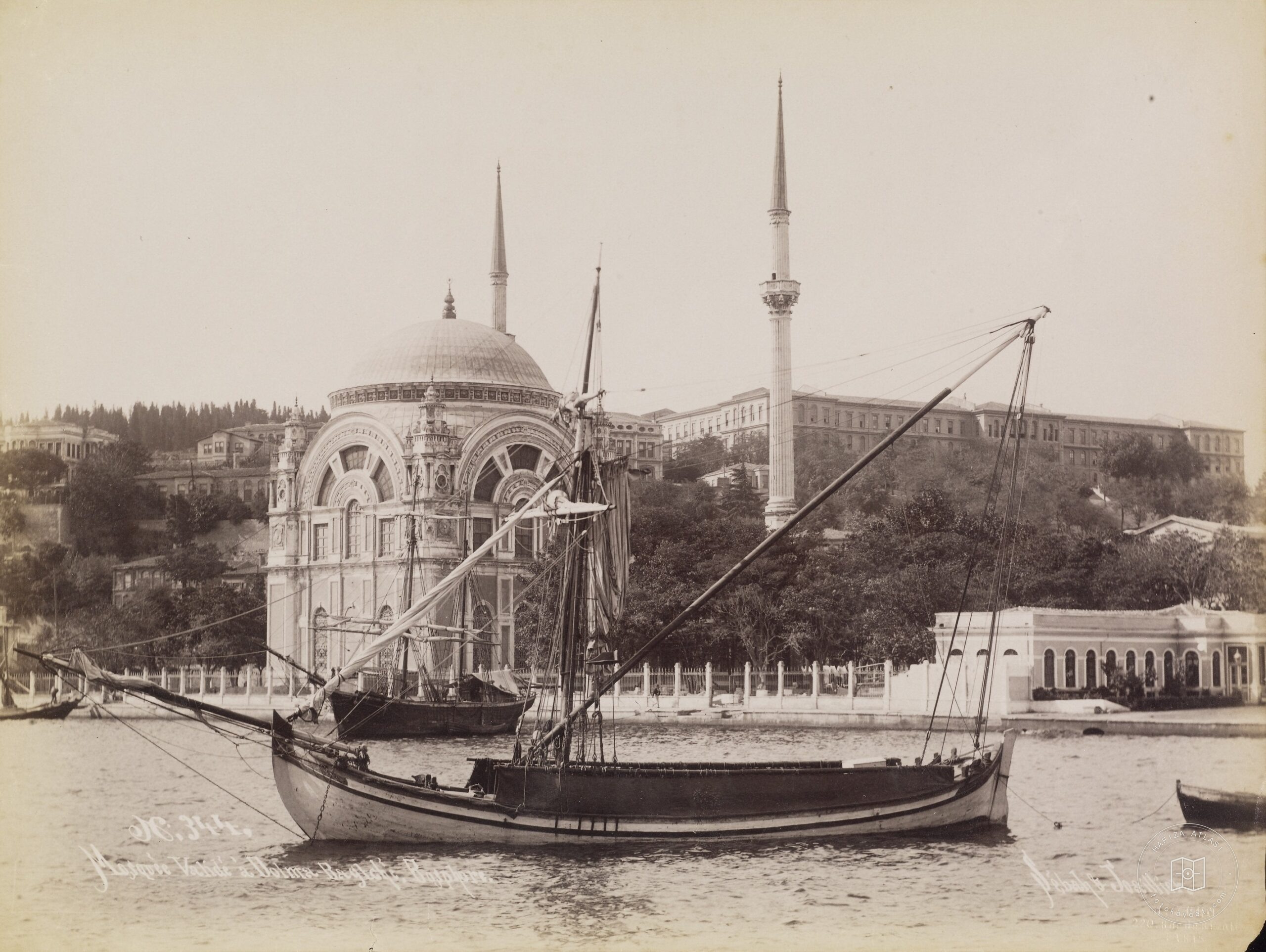 Dolmabahçe Mosque
