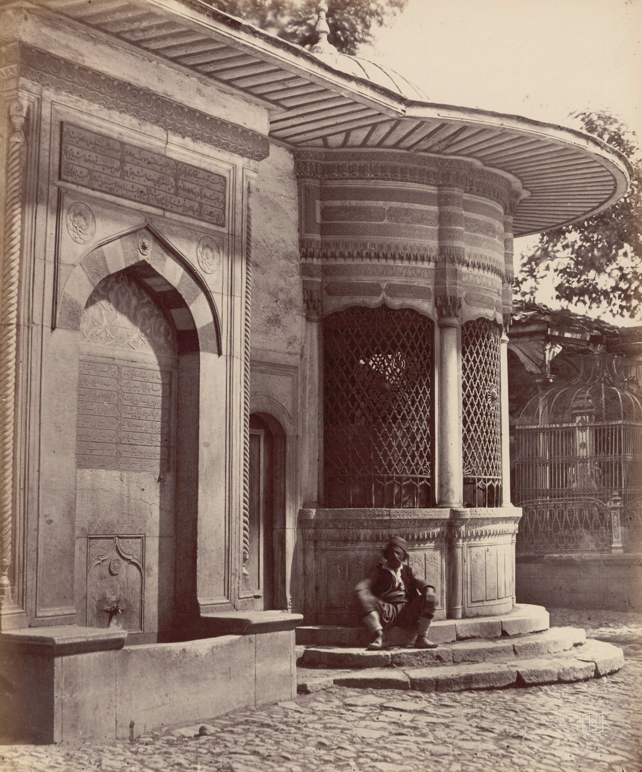 Damat İbrahim Pasha Sebili and Derviş Osman Baba Tomb
