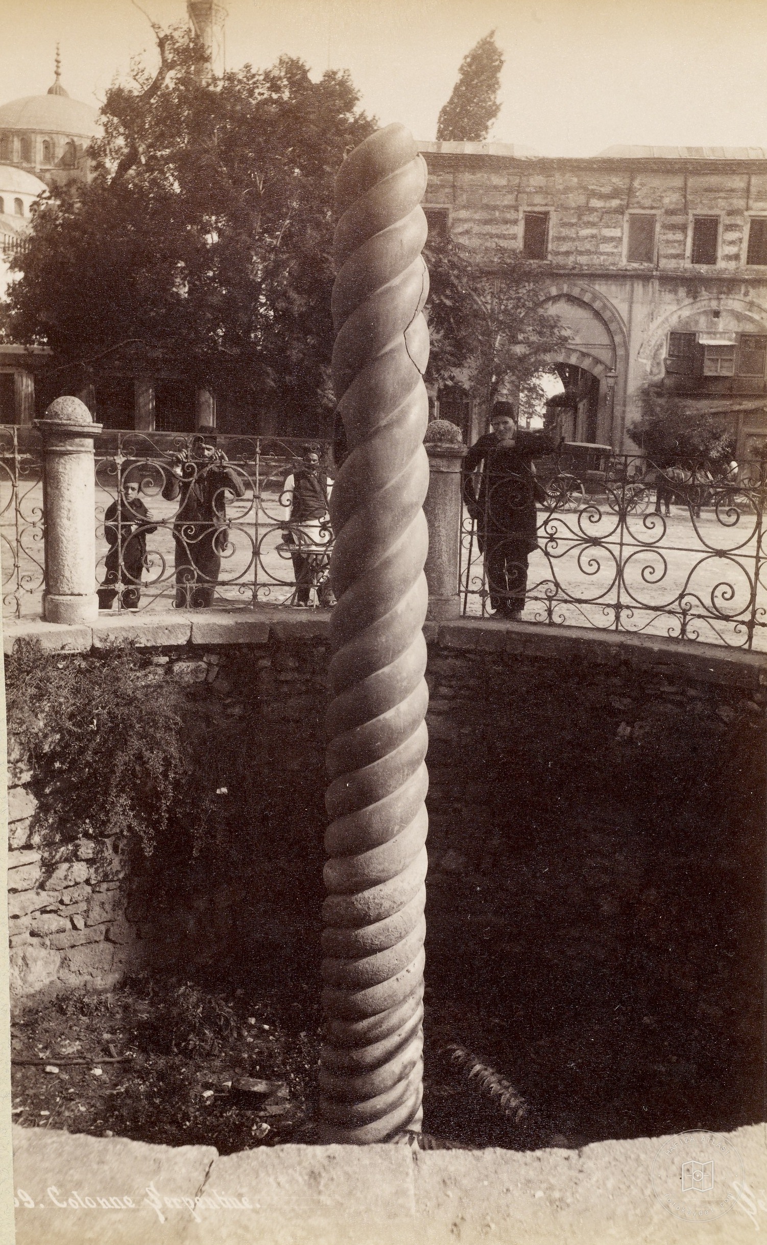 Snake Column