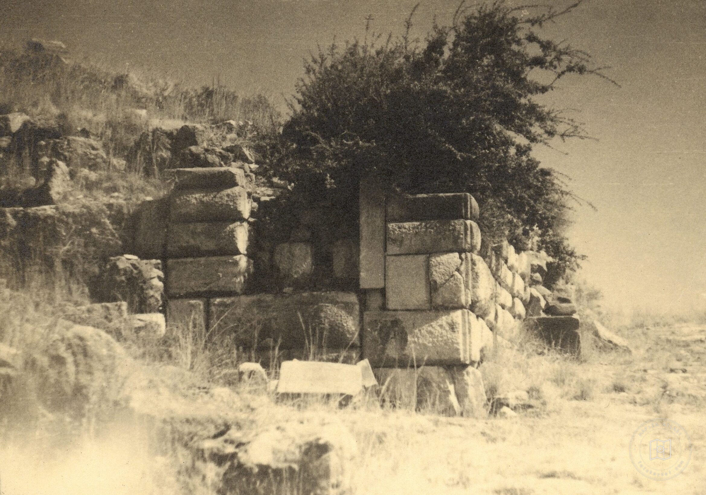 Priene Ana Caddelerin Kesişimindeki Çeşme