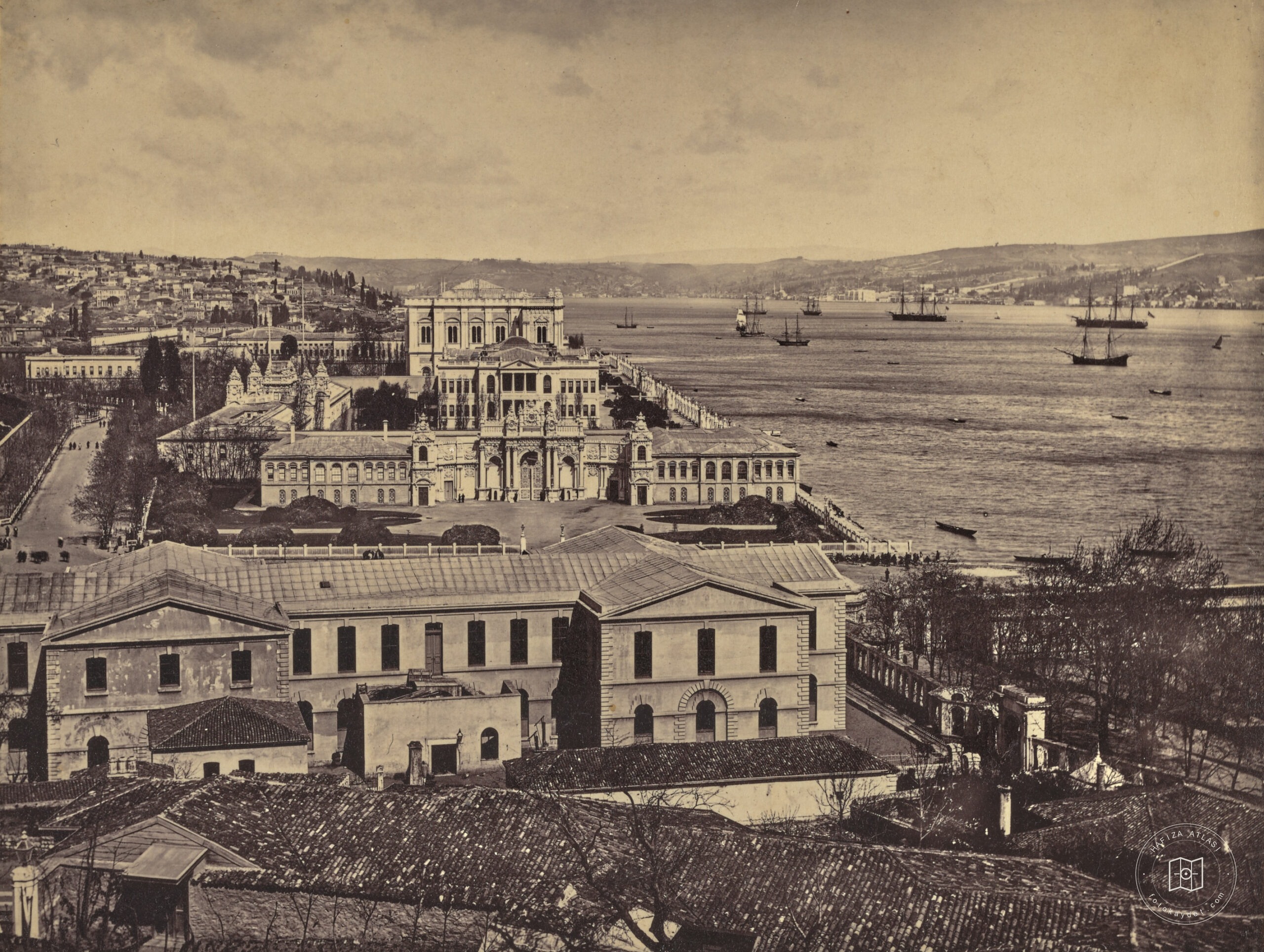 Dolmabahçe Sarayı ve Saray Tiyatrosu