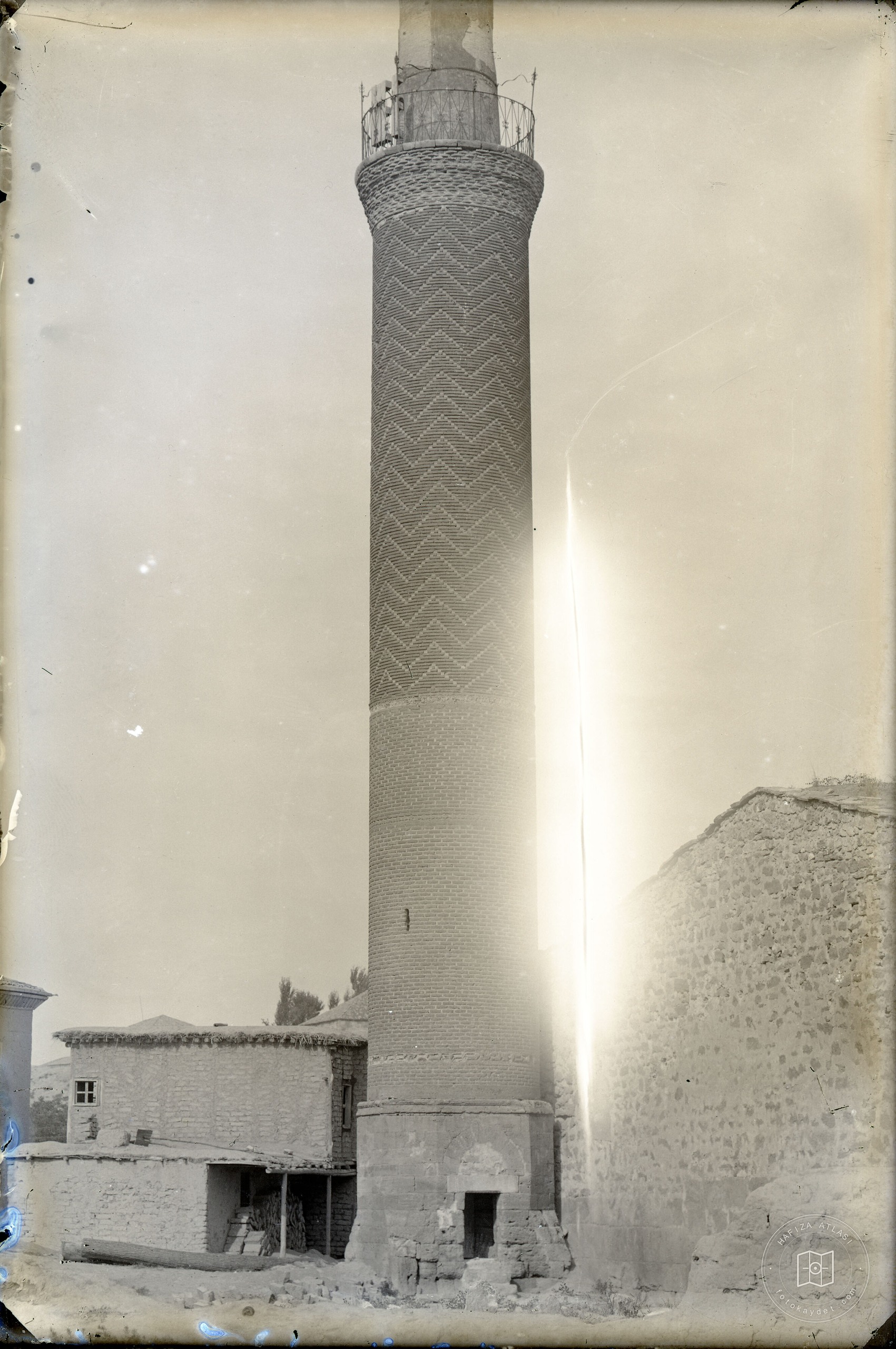 Caca Bey Medresesi Minaresi