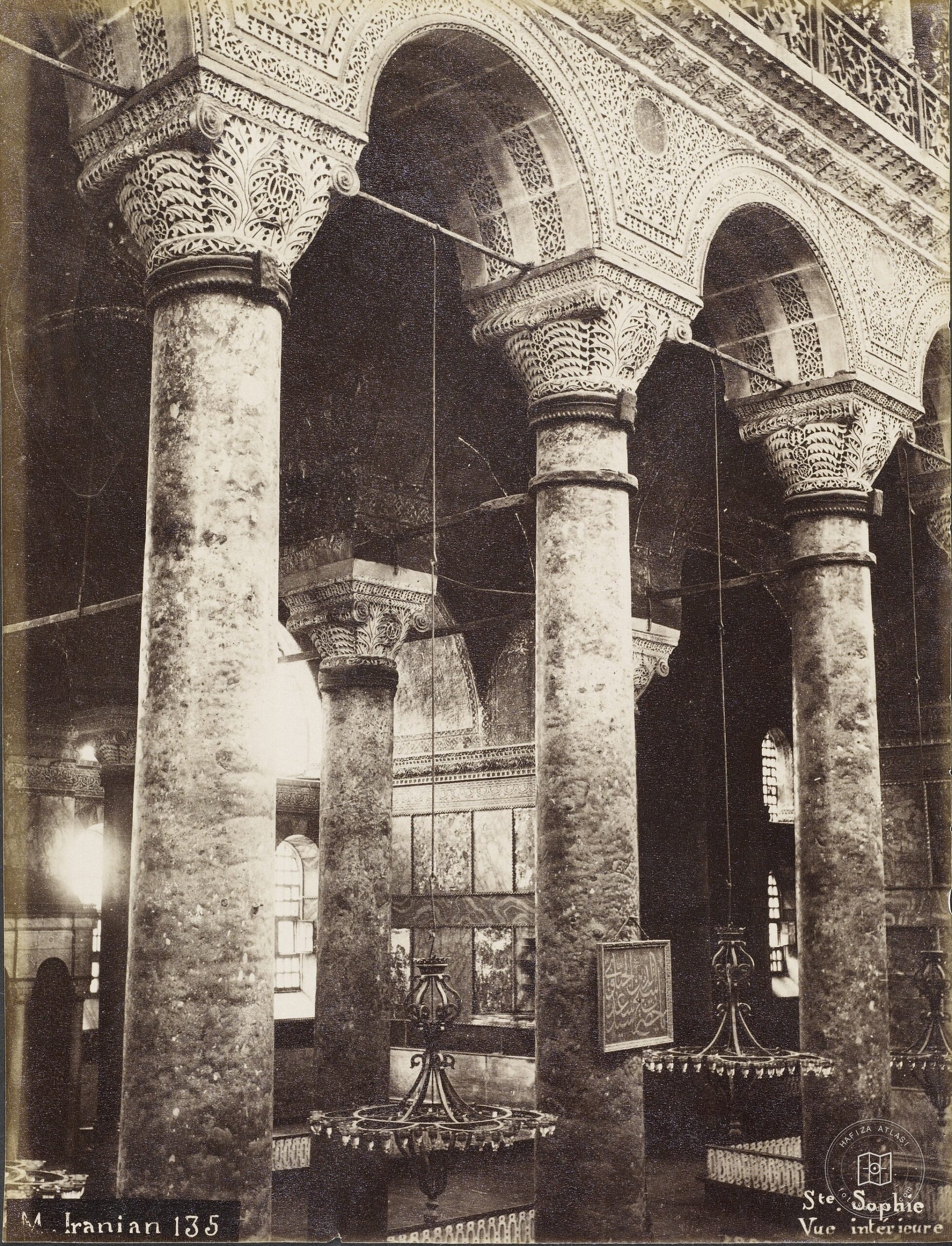 Ayasofya İçinden Görünüm: Sütunlar