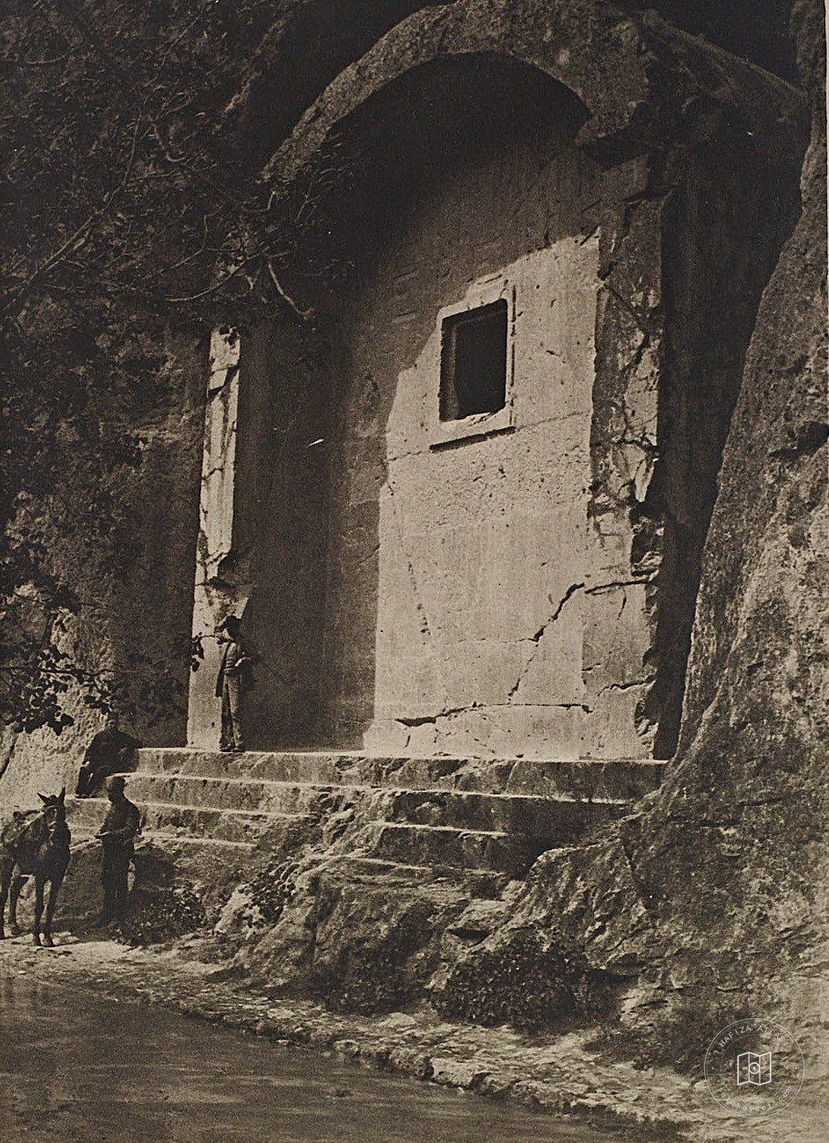 Mirror Grave at Amasya