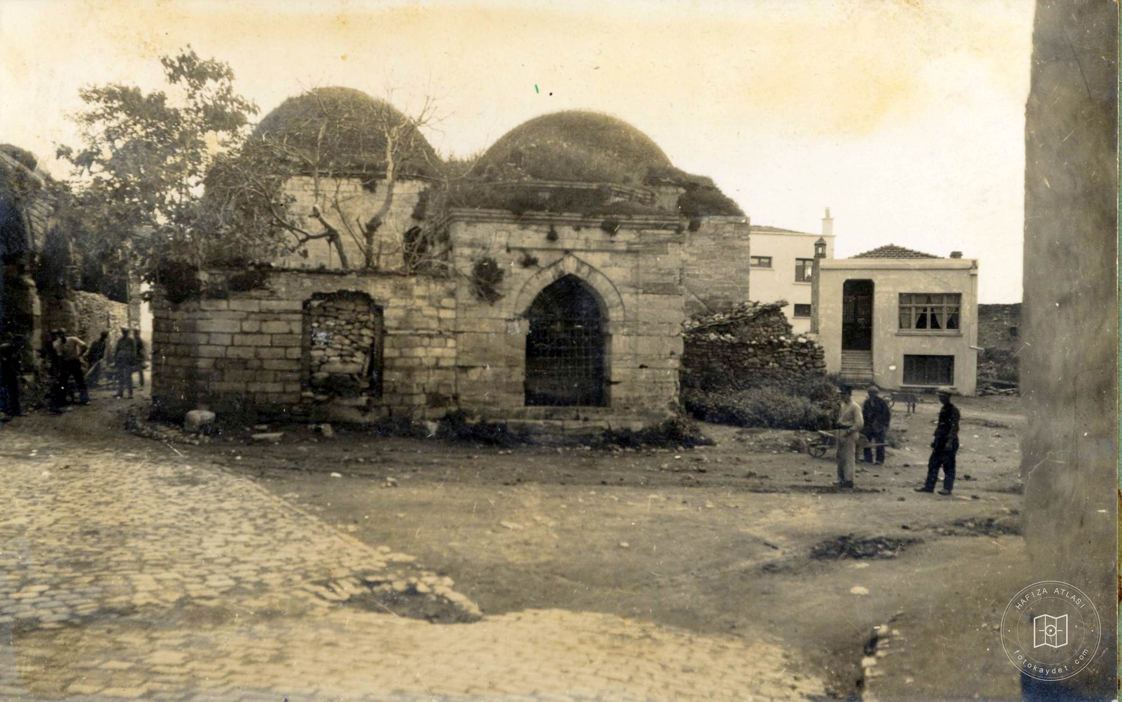 İskender Paşa Türbesi ve Sıbyan Mektebi