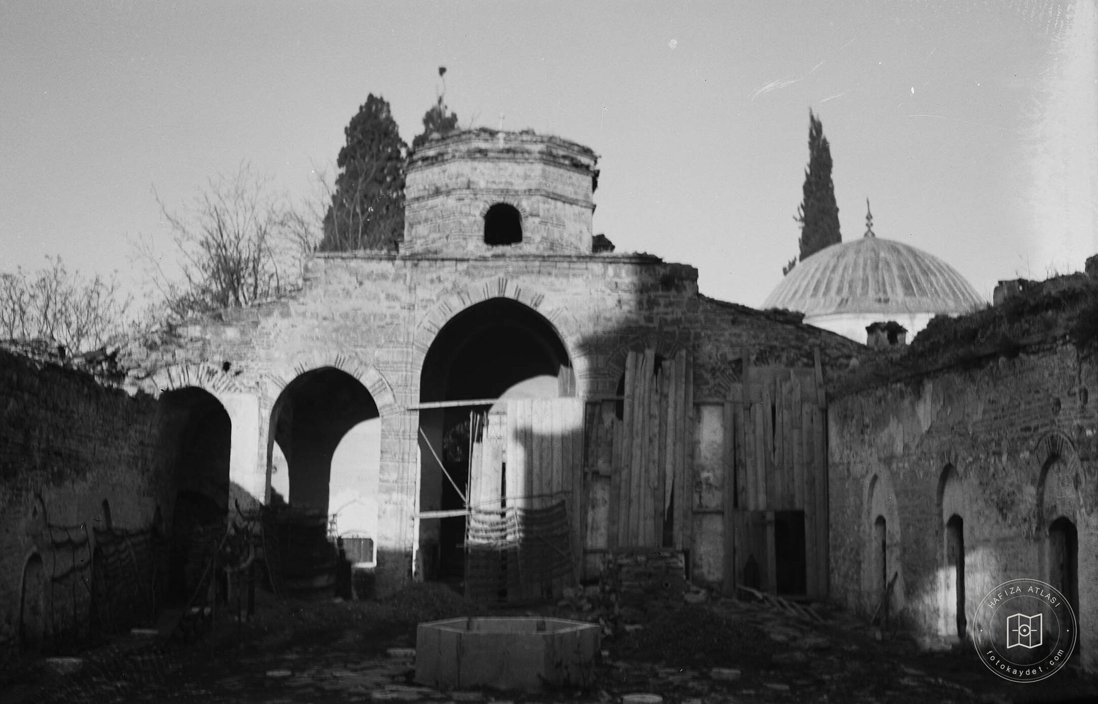 Yıldırım Bayezid Medresesi Avlus View