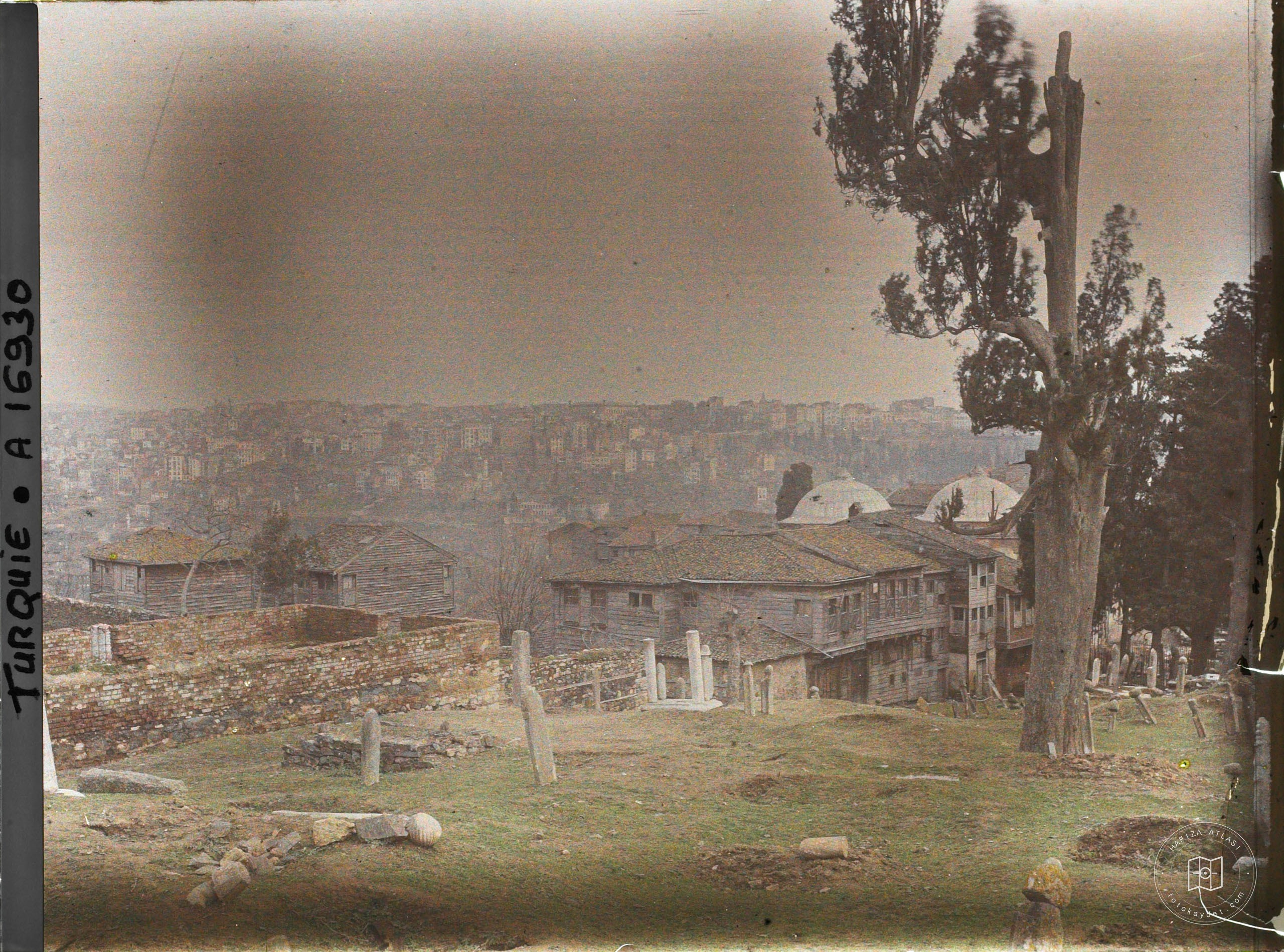 Kulaksız Mezarlığı’ndan Tepebaşı İstikametine Bakış