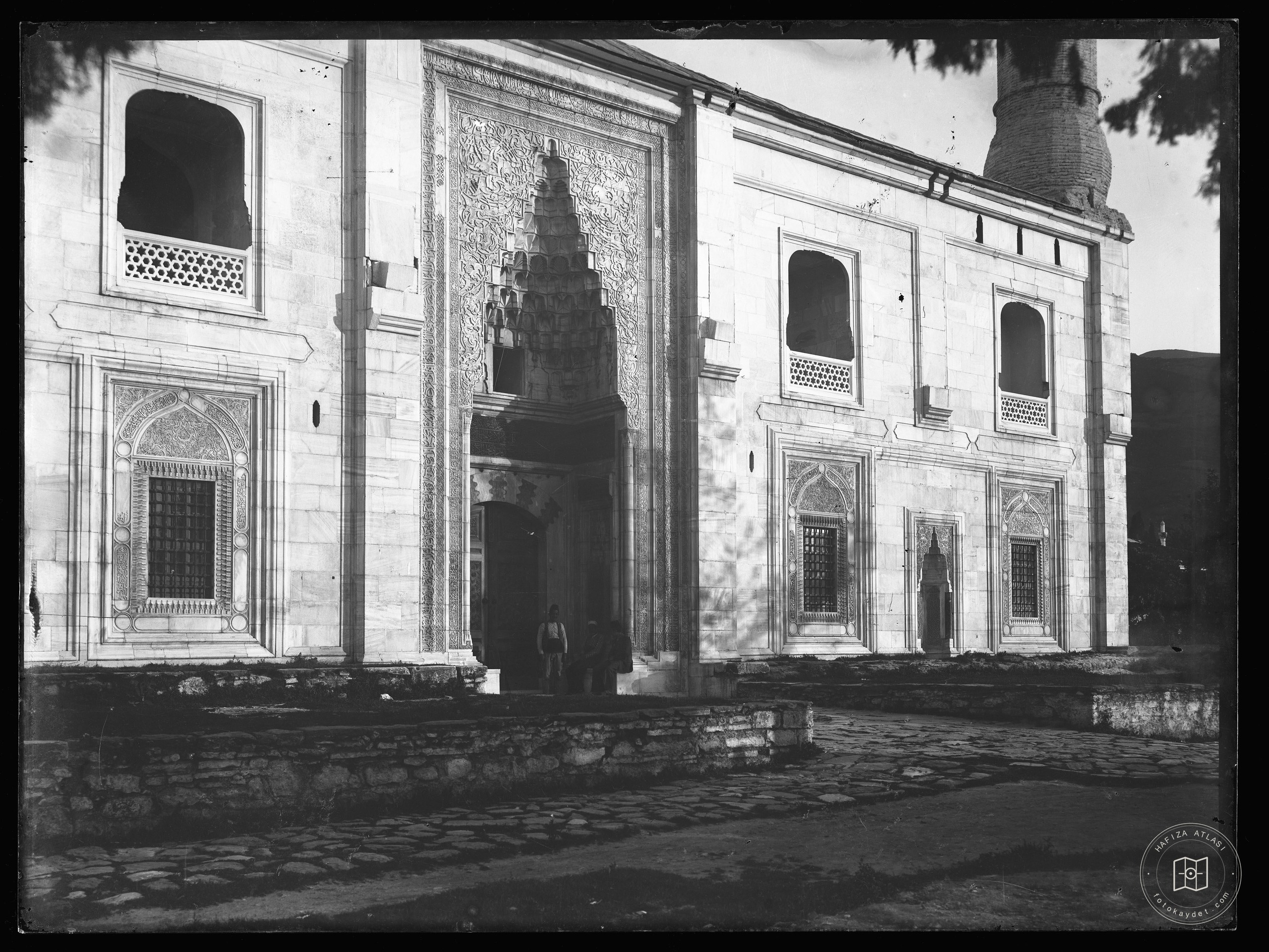 Green Mosque Input Wall