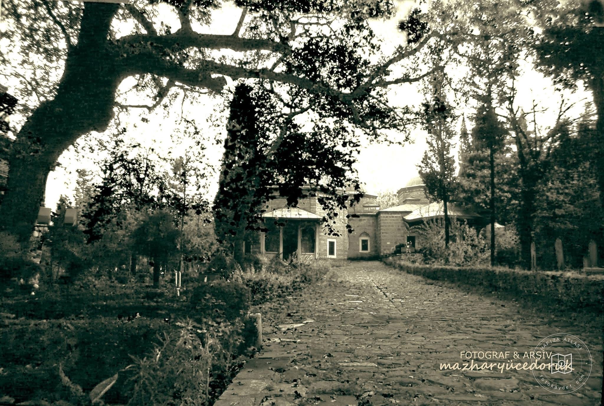Muradiye / Türbeler Girişi