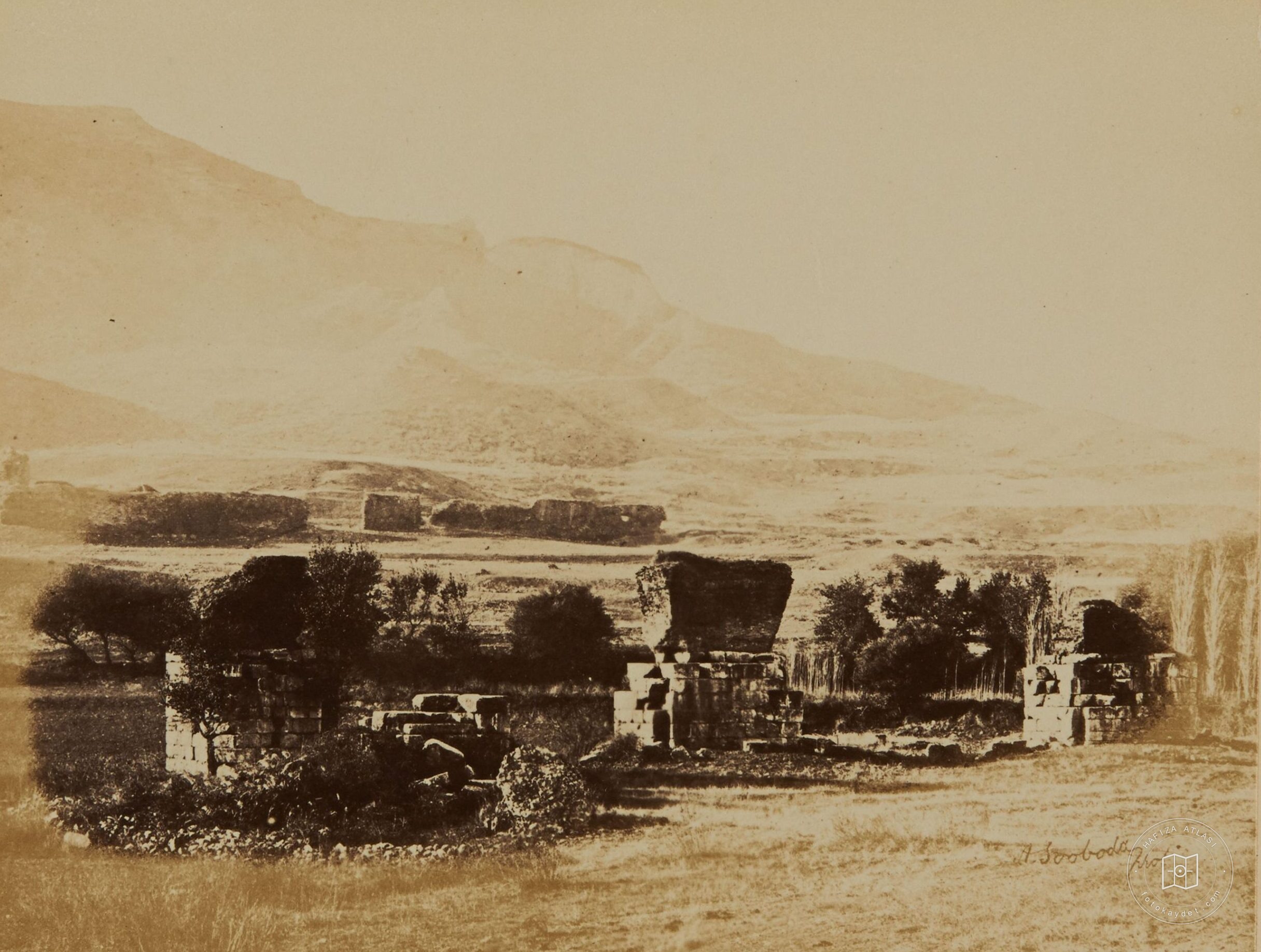 Sardes Eski Kilise Kalıntısı