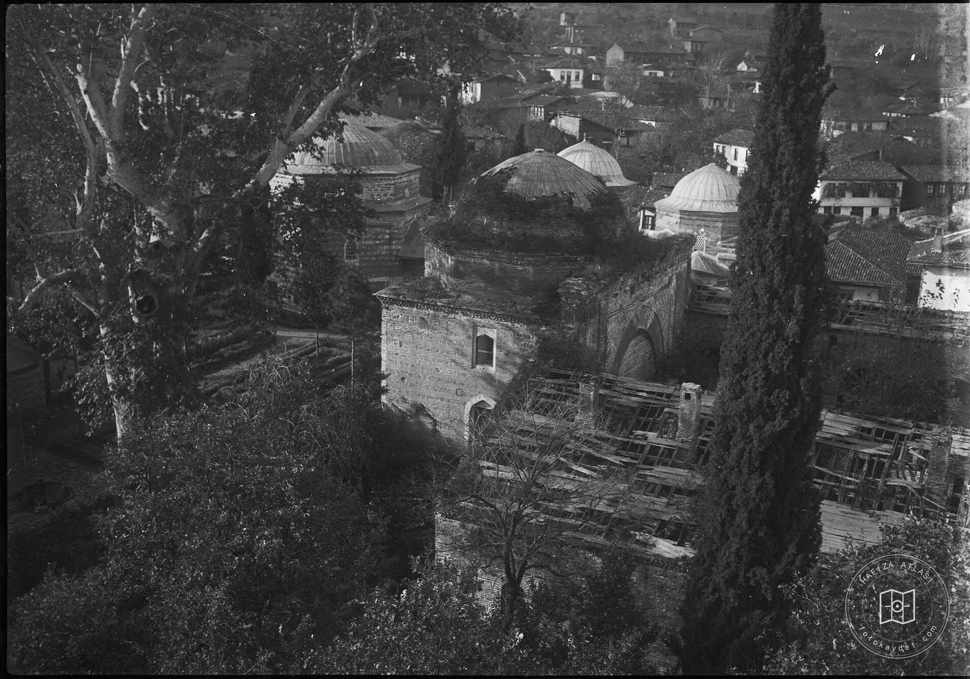 Bursa Muradiye Camii Minaresi’nden Medrese ve Türbeler