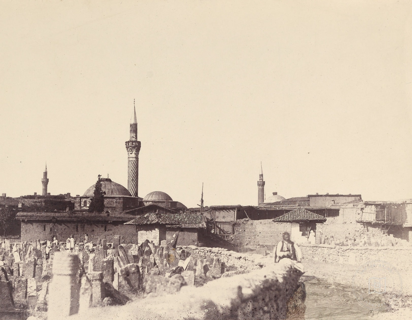 Uşak Burma Camii ve Mezarlığı