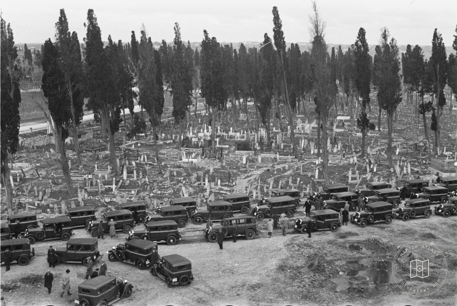 Edirnekapı Cemetery Lateraled Cars