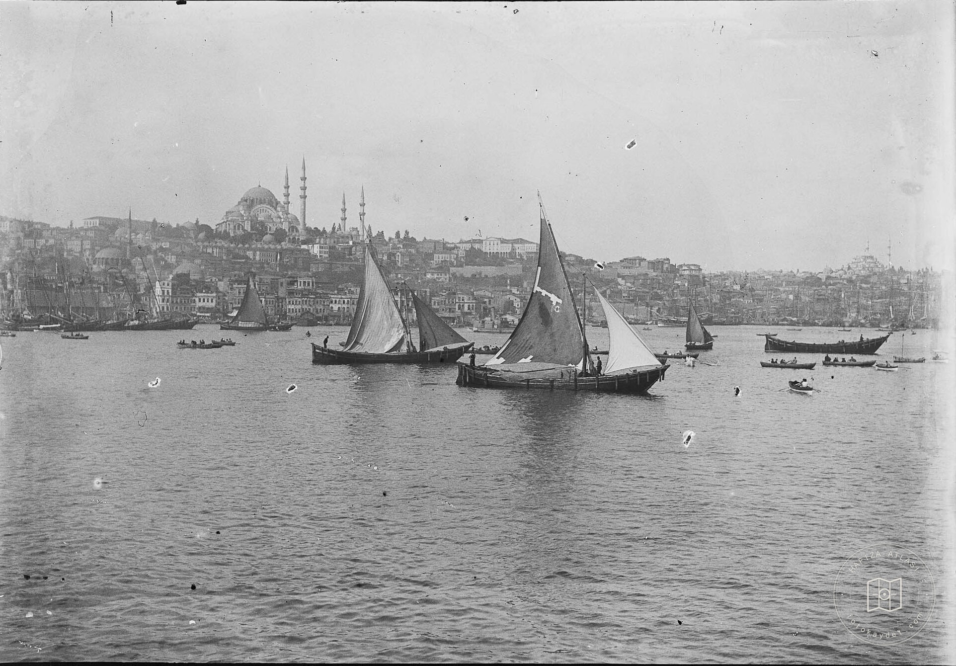 Golden Horn, Sailors and Süleymaniye