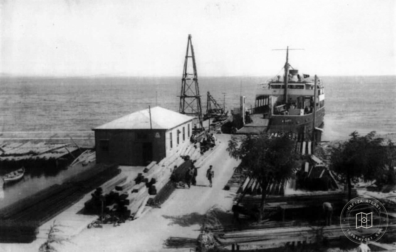 Kartal Dolphin Pier