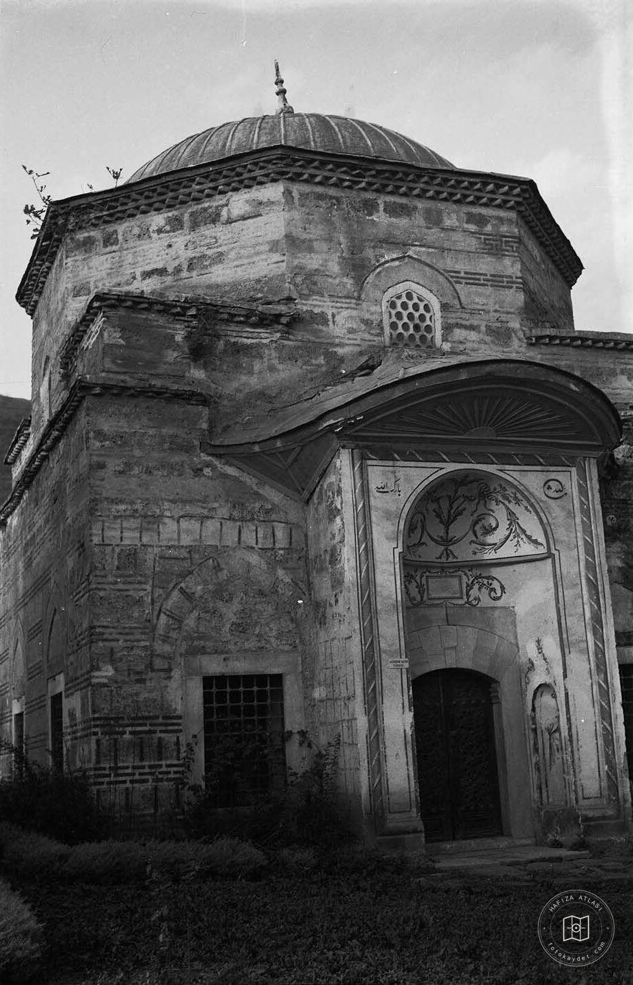 Mükrime Hatun Türbesi