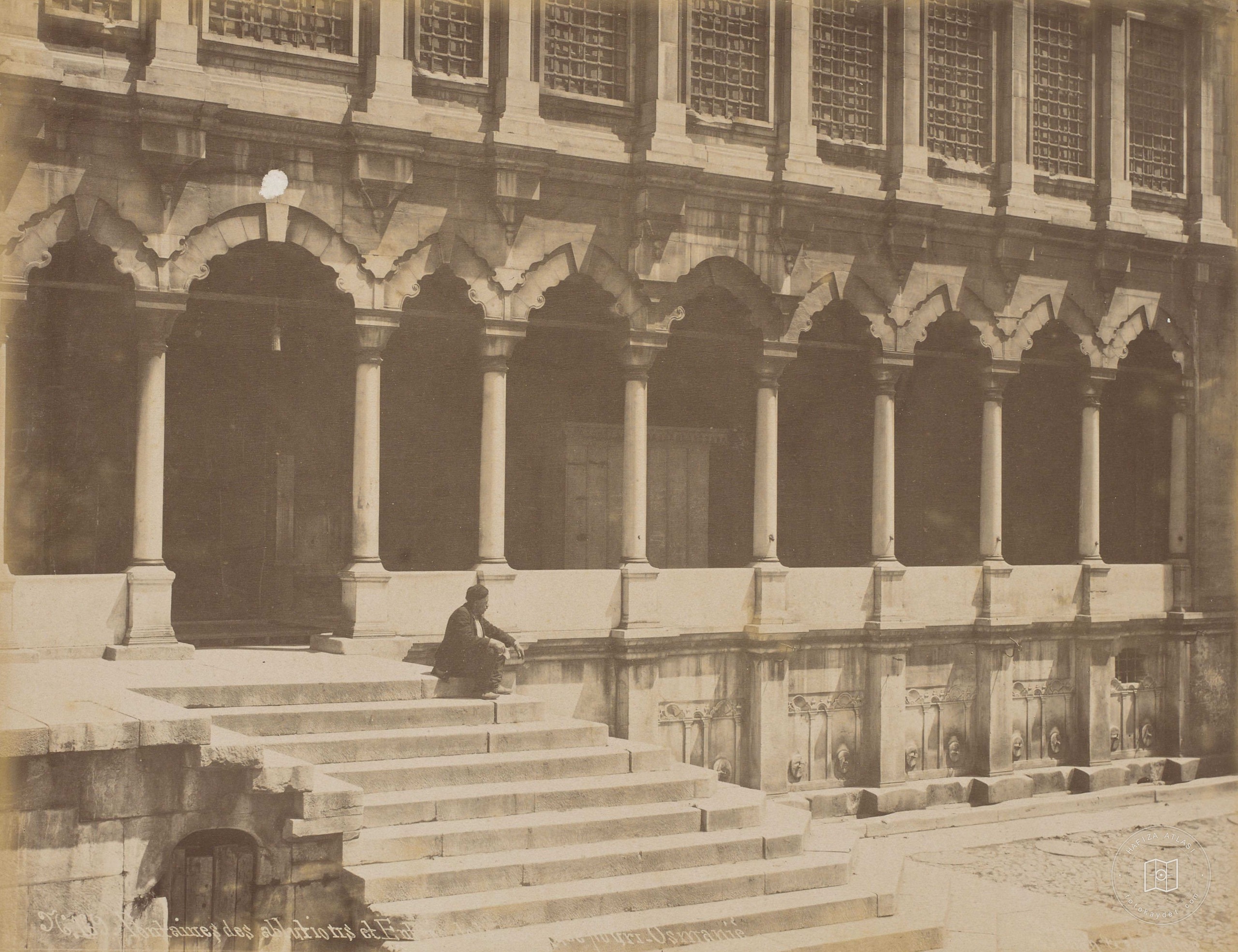 Nuruosmaniye Mosque Ladders