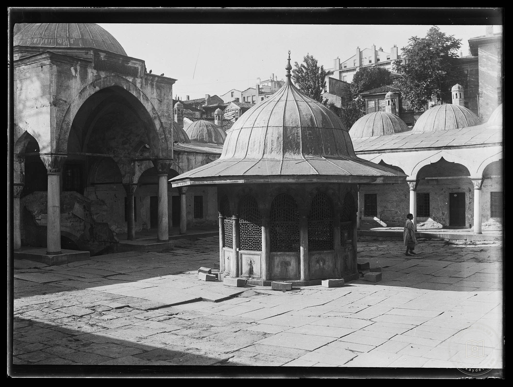 Kadırga Sokullu Mehmet Pasha Mosque Şadurvan