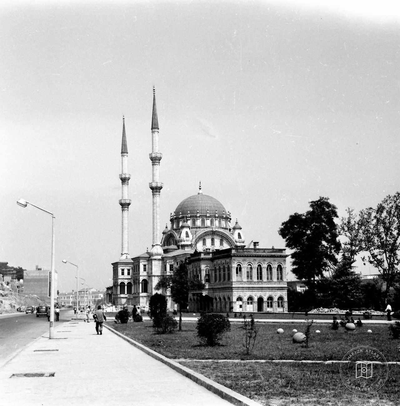 Tophane Muscle And Nusretiye Mosque