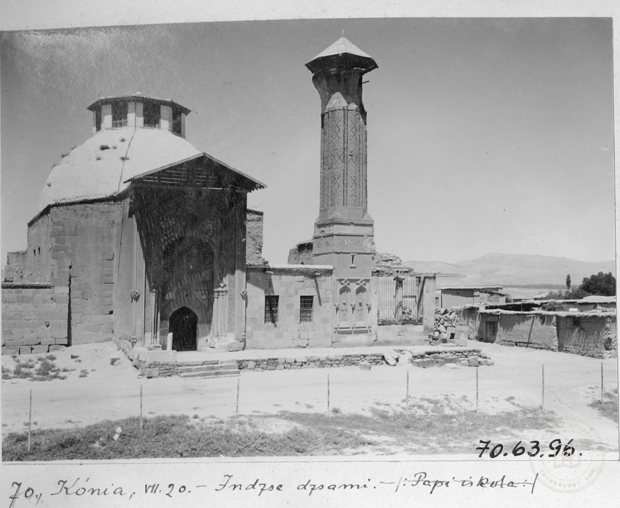 Fine Minareli Medrese