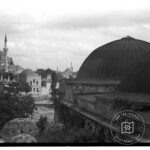 İstanbul Üniversitesinin dördüncü katından Beyazıt Mosque’nin görünüşü