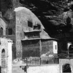 Sümela Manastırı Avlusundan Şapel ve Ana Kiliseye Bakış