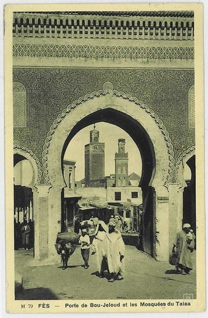 Fes — Bab Bou Jeloud Kapısı ve Talaa Camileri