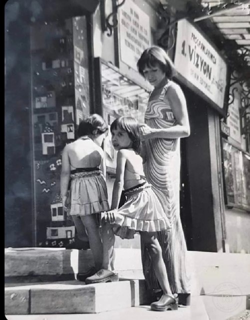 Outside Süreyya Cinema, Kadıköy, 1976