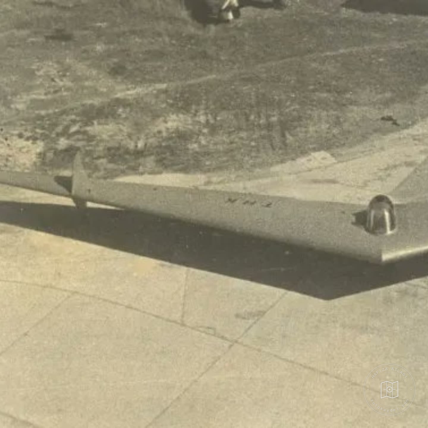 THK-13 uçan kanat planörü