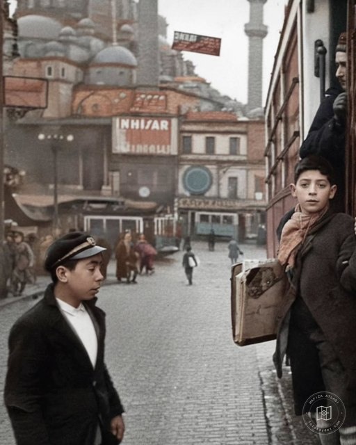 A newspaper boy and a tram in Eminönü, 1944