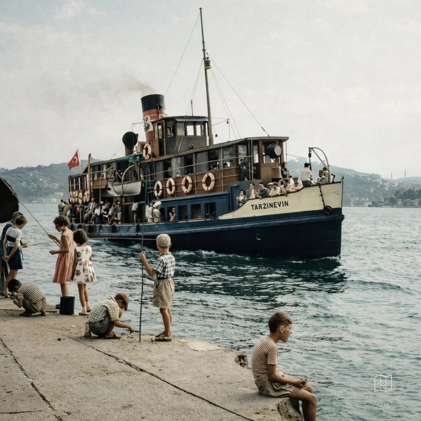 Akıntıburnu açıklarında Tarz-ı Nevin vapuru, 1950’ler