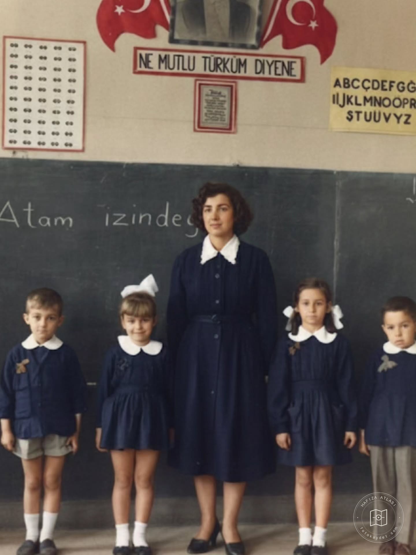 Ankara’da bir okulun öğrenci ve öğretmenleri, 1962