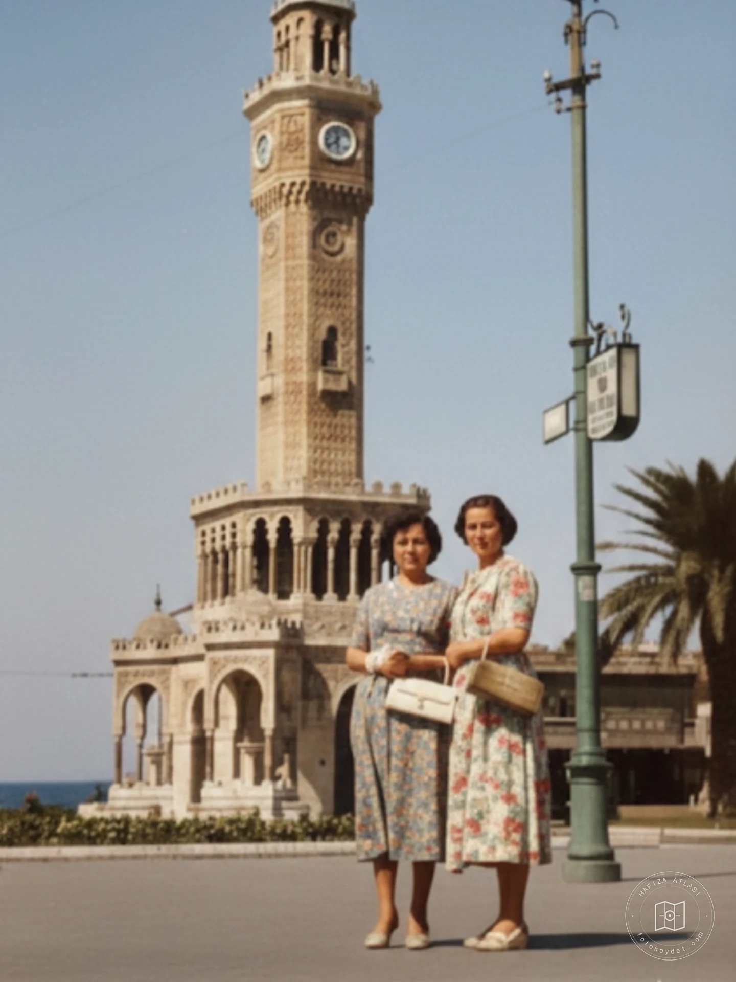 İzmir Konak Saat Kulesi önü, 1950’ler