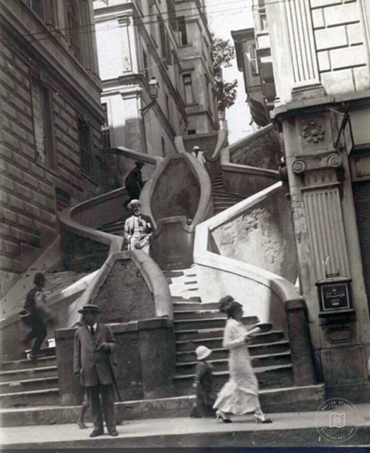 Kamondo Merdivenleri, 1916