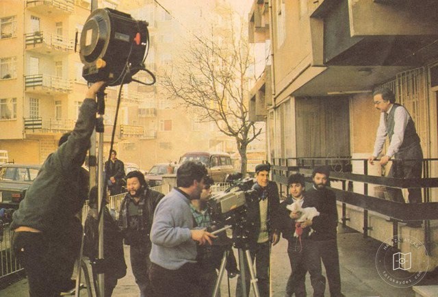 Behind the scenes of the TV series Bizimkiler, 1988