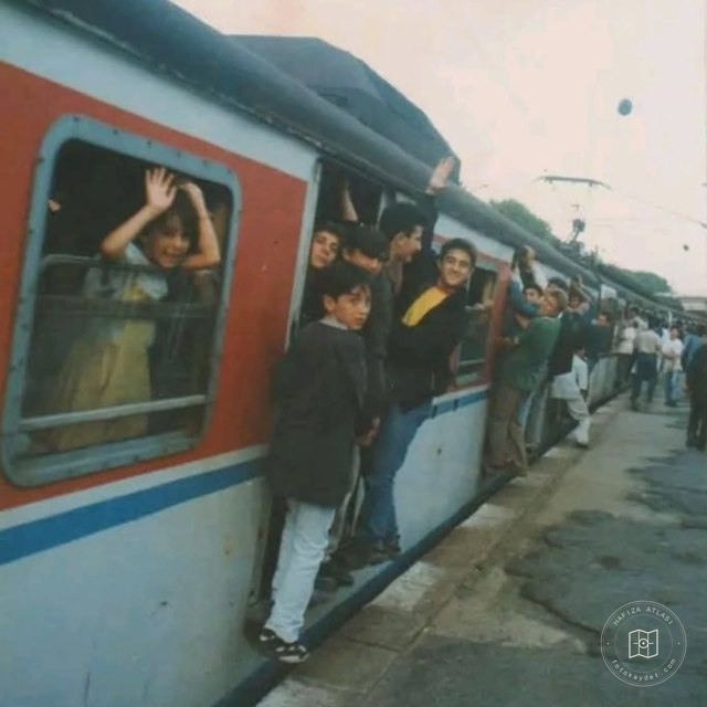 Cevizli’de banliyö treni, Kartal, 1997