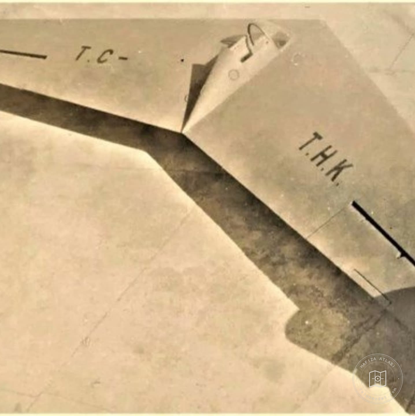 THK-13 uçan kanat planörü